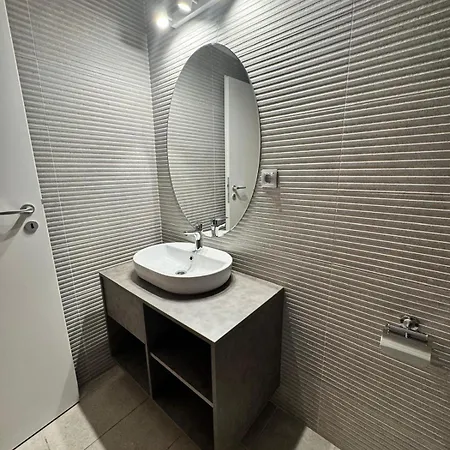 West Tower - Apartment *